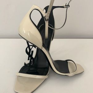 Saint Laurent Opyum sandals size 39